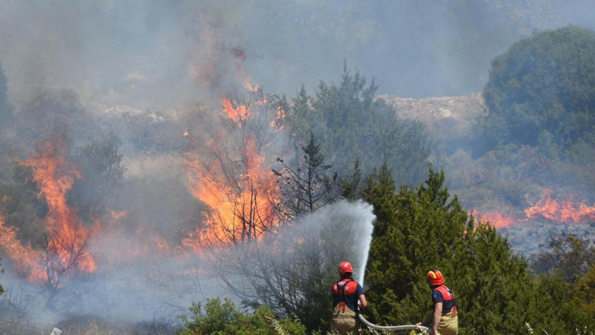 Turkey’s wildfires: Two dead, ten arrested as crews battle Izmir infernos