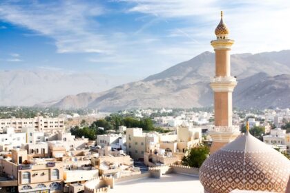 Oman Introduces New Licensing Requirement for Foreign Workers in Professional Fields